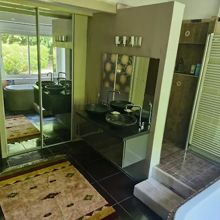 Longere Charentaise 180m2 Avec Jardin Et Terrasse Holiday home *